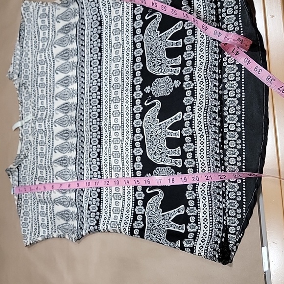 Live 4 Truth Size M Black and Cream Boho Paisley Pattern Blouse with Elephants - Picture 9 of 12